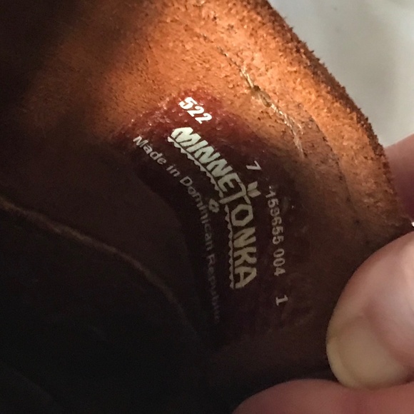 Minnetonka Concho Feather Moccasin Boot 522 - Picture 4 of 11